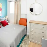 Chic Ensuite Studio - 10% Off - 3 Min To Trains -Pass The Keys