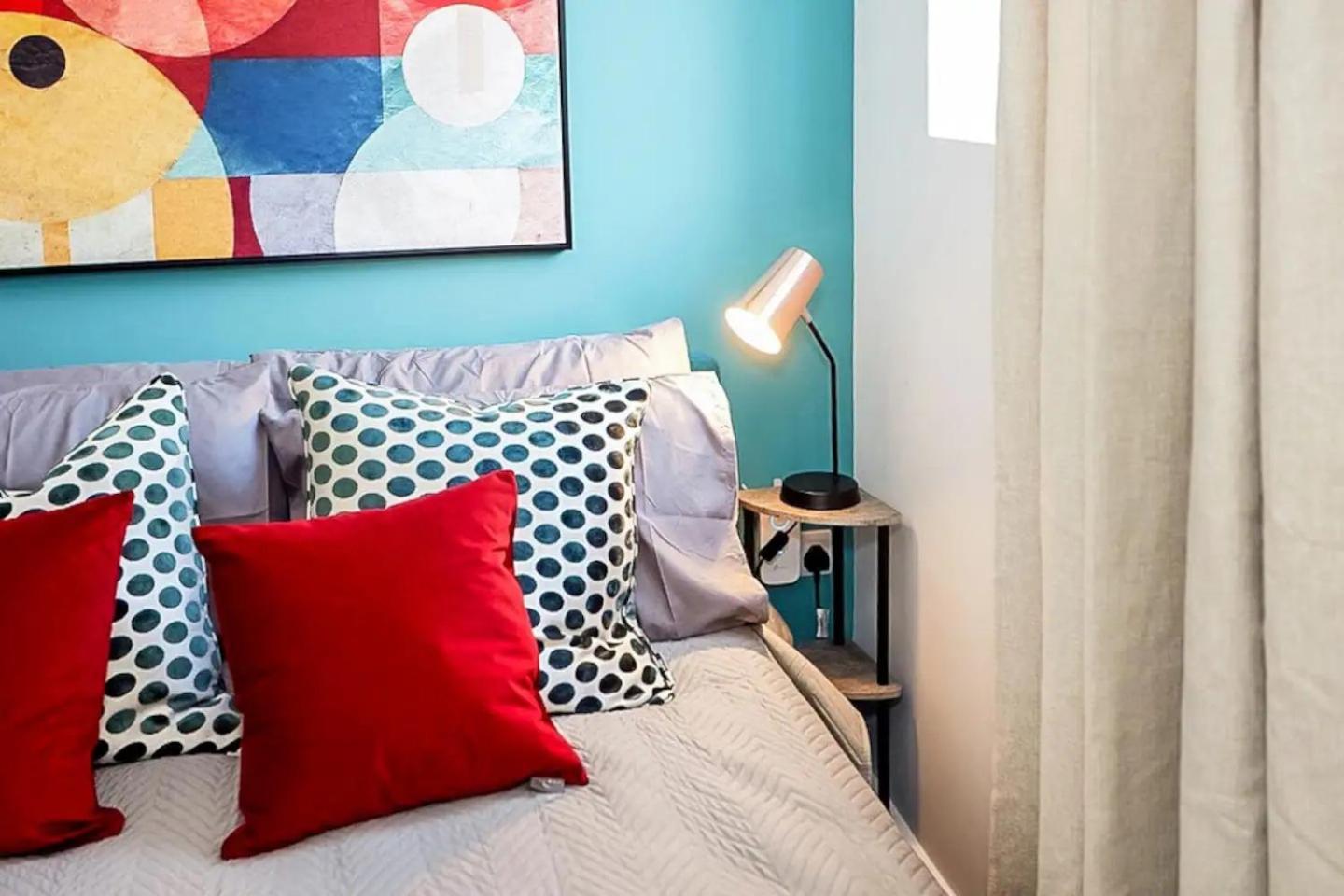 Chic Ensuite - 10% Off - 3 Min To Trains -pass The Keys * Londra